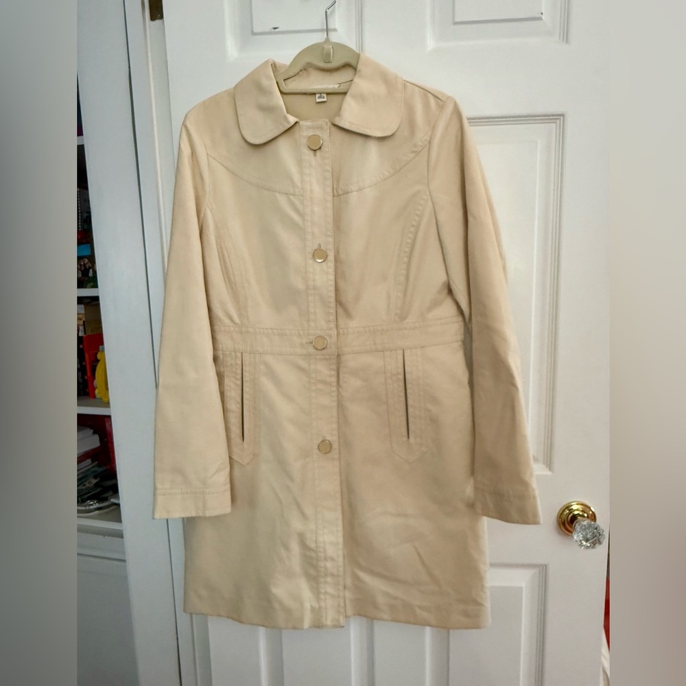 Banana Republic Ivory Women’s Trench Coat with Button Detailing